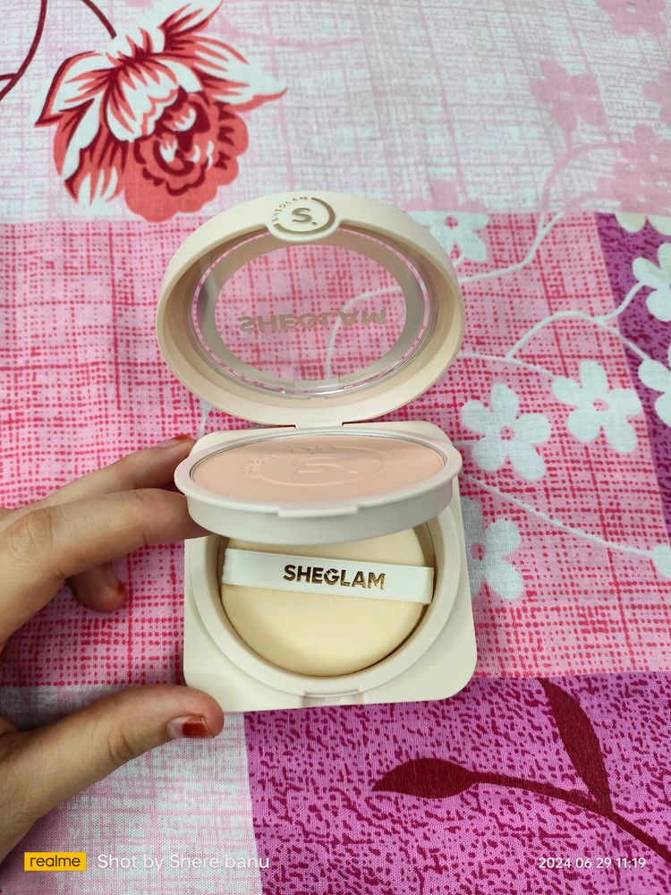 Very New Sheglam  Compact