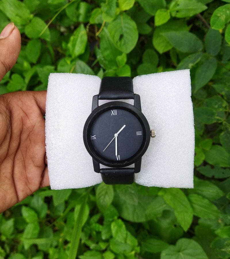 Brand New Quartz Analogue Watch For Men