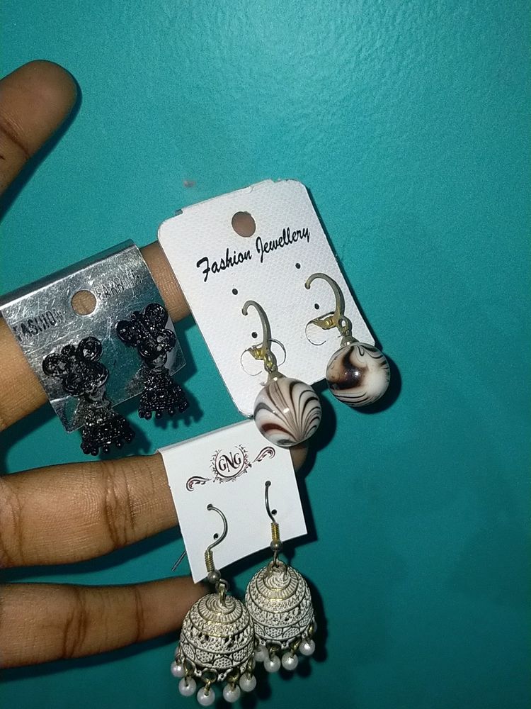 Jhumkas / Earnings