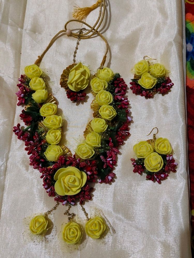 Flower Necklace Set