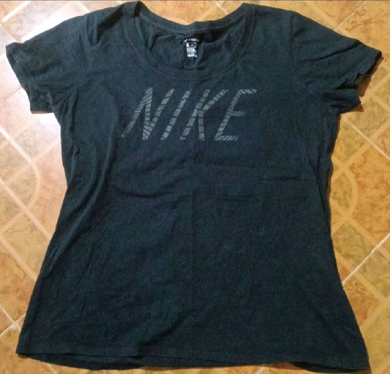 Black Nike Tshirt