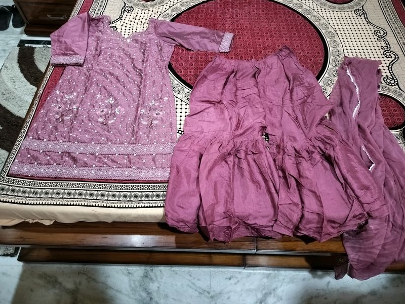 Silk Suit Set For Sale In Great Condition