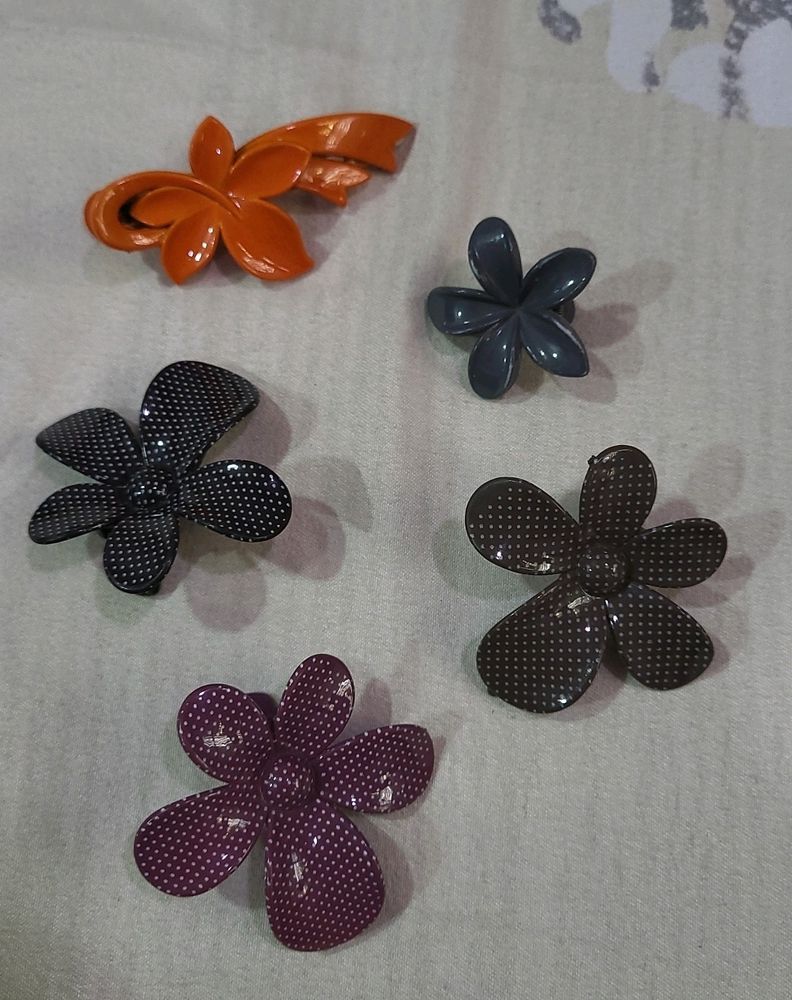 FLOWER HAIR CLIPS