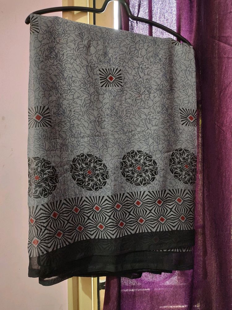 Chiffon saree for 200Rs only