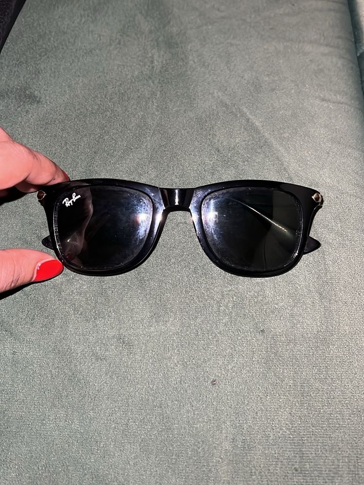 Rayban Black Glass