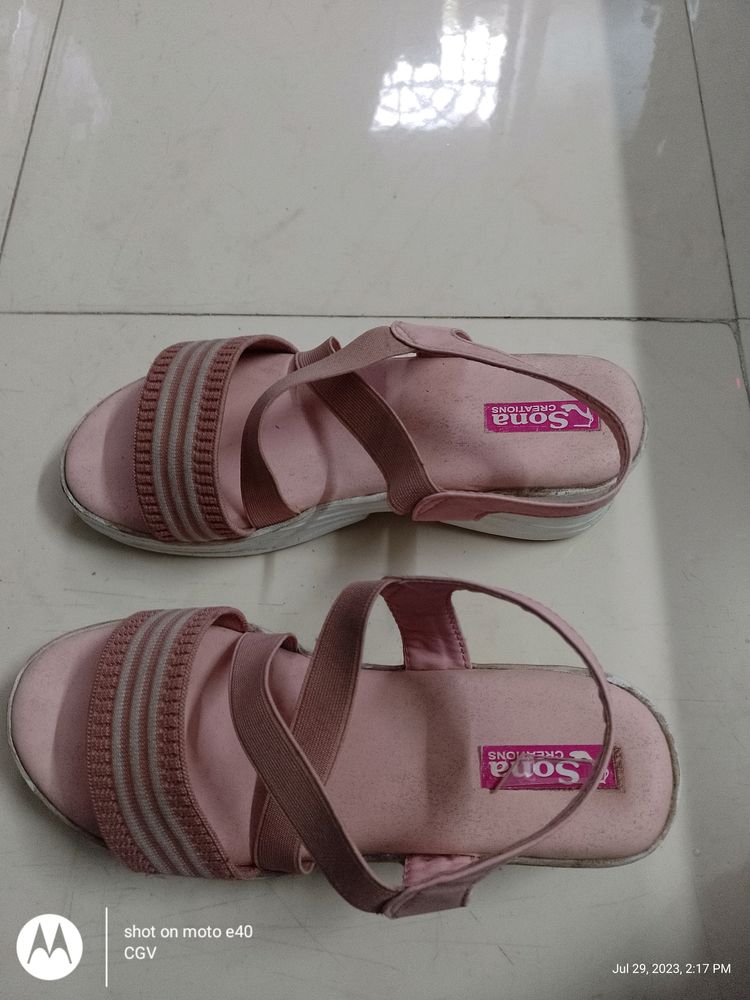 Urgent Sale Ladies Sandal Size 40 UK 7