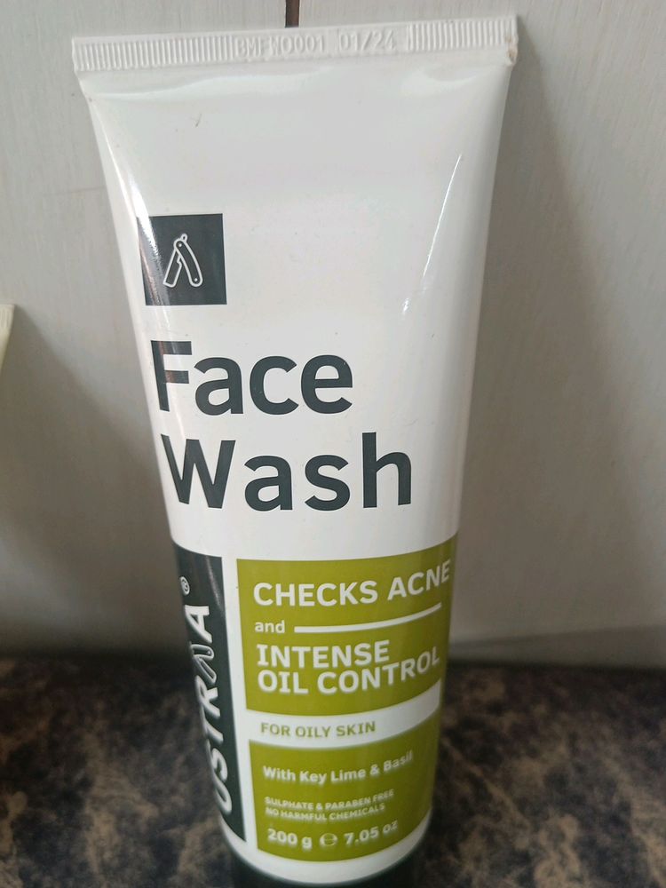 Ustra Face Wash