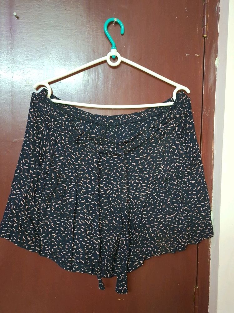 Printed Shorts With Belt