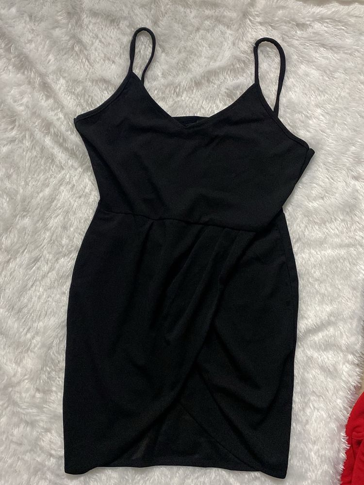 Black Sleevless Knee Length Dress