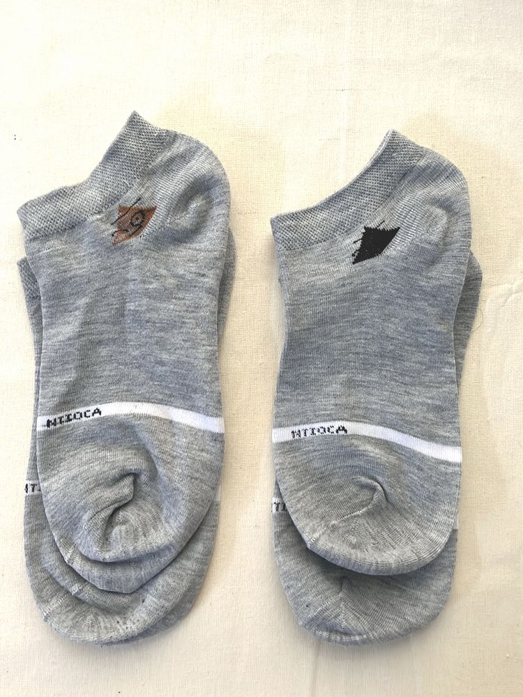 New- 2 Pairs Of Grey Socks