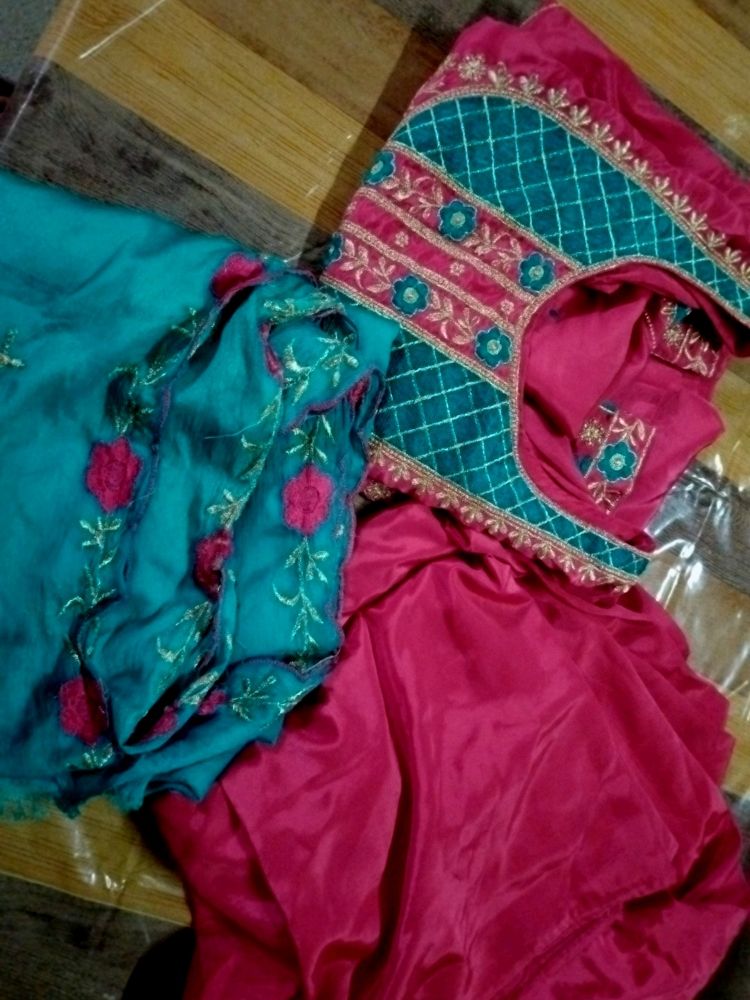 Suit With Dupatta