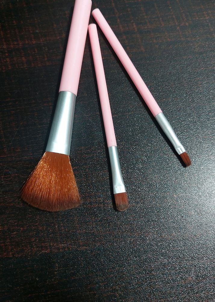 Makeup Brush Set Of 3