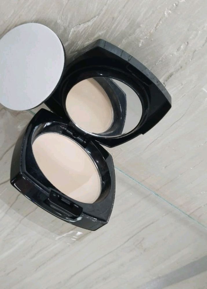 🆕 STREET WEAR BY REVLON COMPACT POWDER LIGHT SHADE