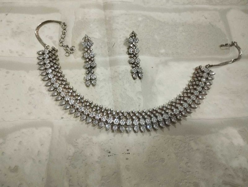 Silver Party Wear Jewellery Set