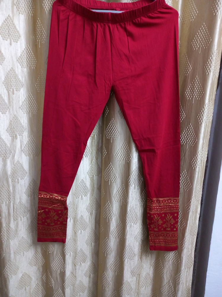 Maroon Leggings With Goldenprint