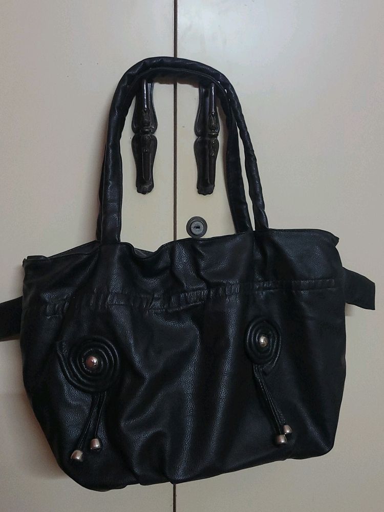 Black Handbag👜