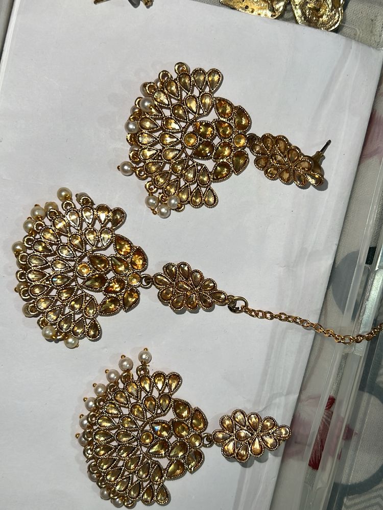 Earrings And Maang Teeka Set