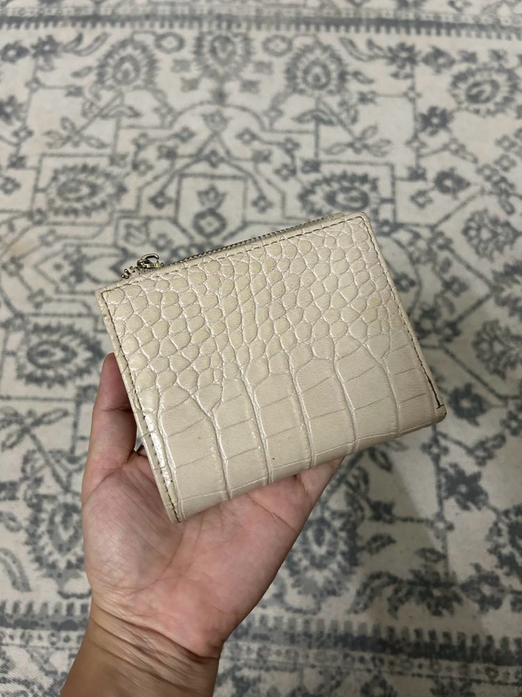 Nude wallet