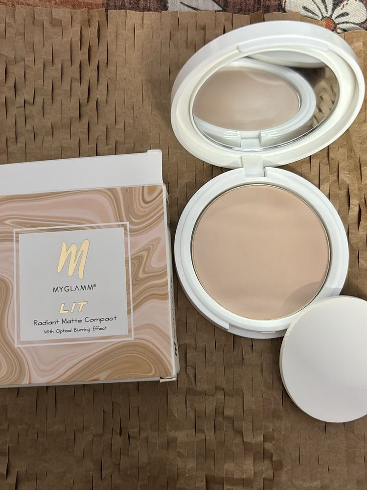 Myglamm Compact