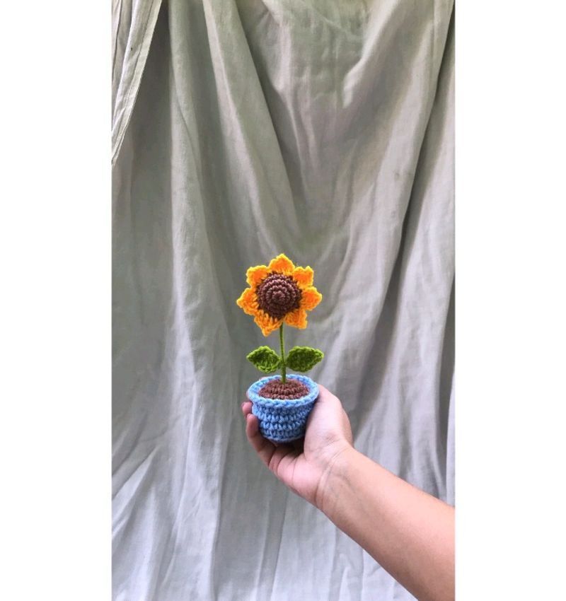 Crochet Sunflower Pot 🌻