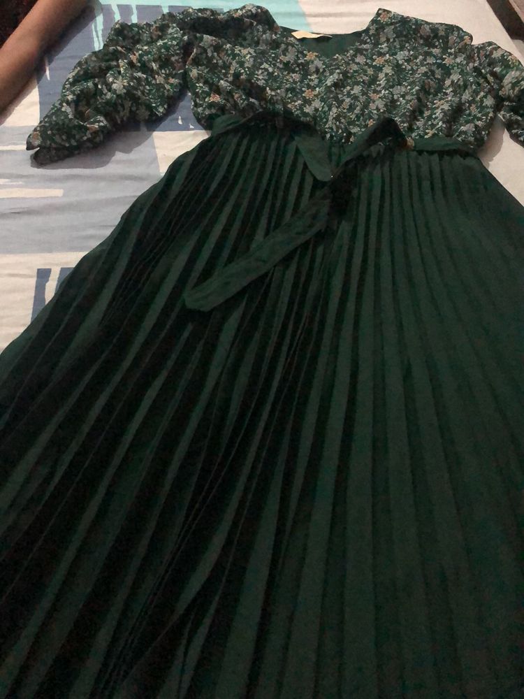 Western Green Colour Gown