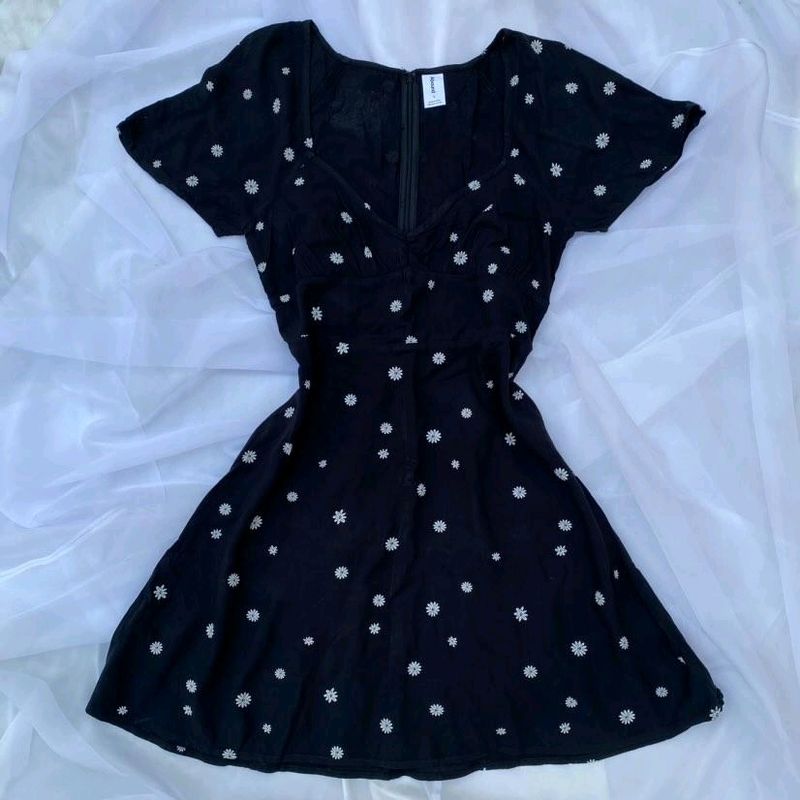 Cute Daisy Print Black Summer Dress