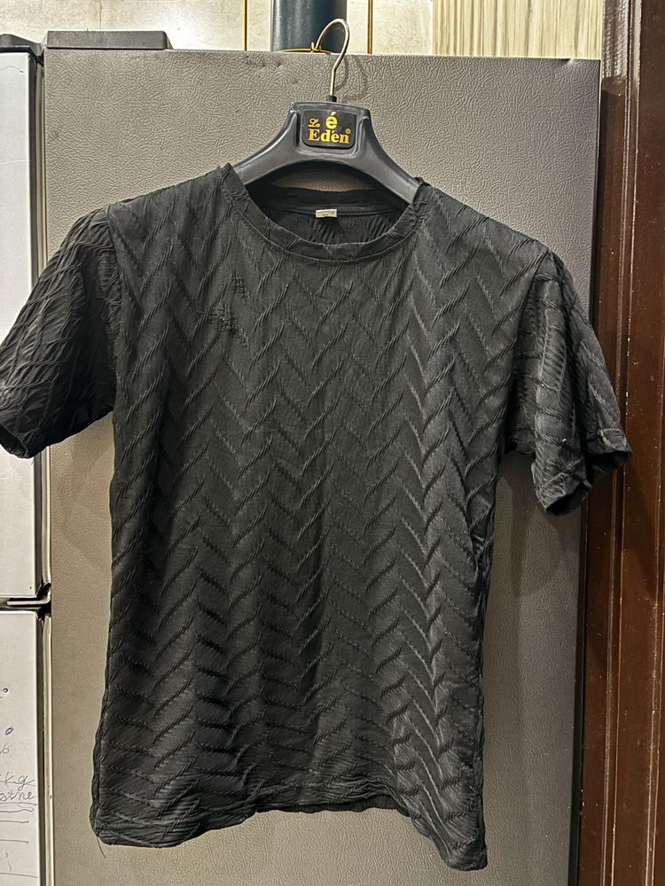 plain black texture men T shirt for fomal looks