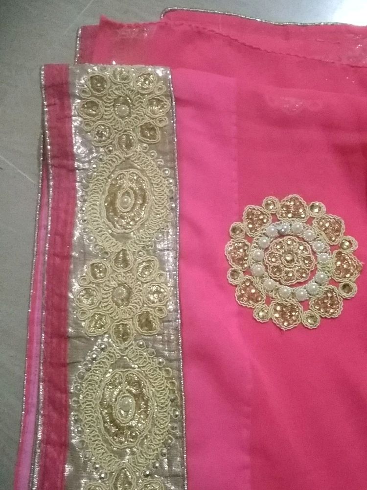 Rani Colour beautiful golden boarder with Stone Wo