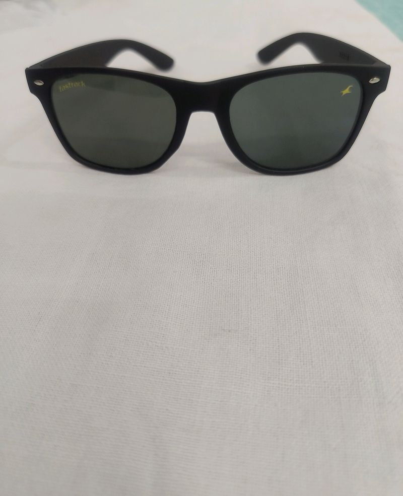 Offer 🤩 Fastrack Wayfarer Sunglasses ( Black