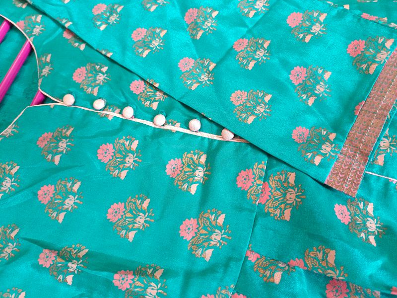 🎇Banarasi Soft Silk Kurti