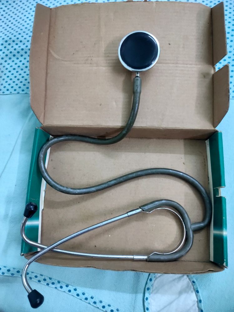 Medico's Essential-stethoscope!!