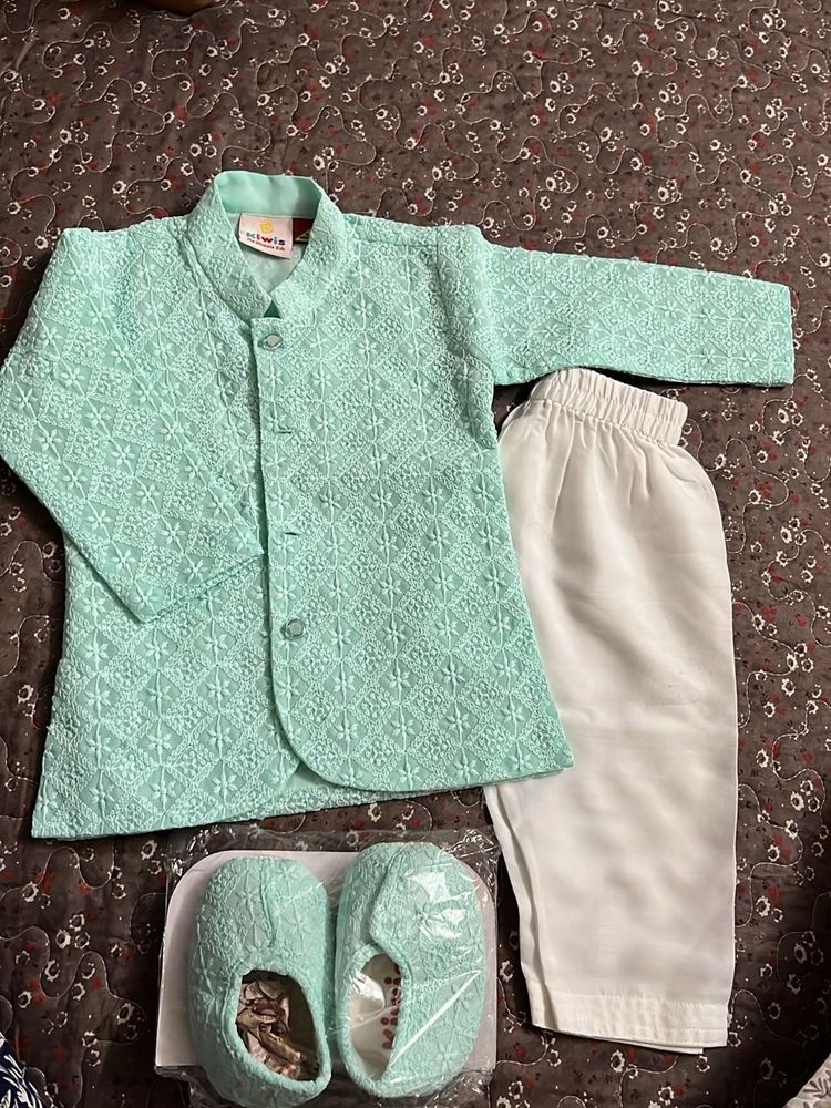 Kurta Pajama Set With Shoes