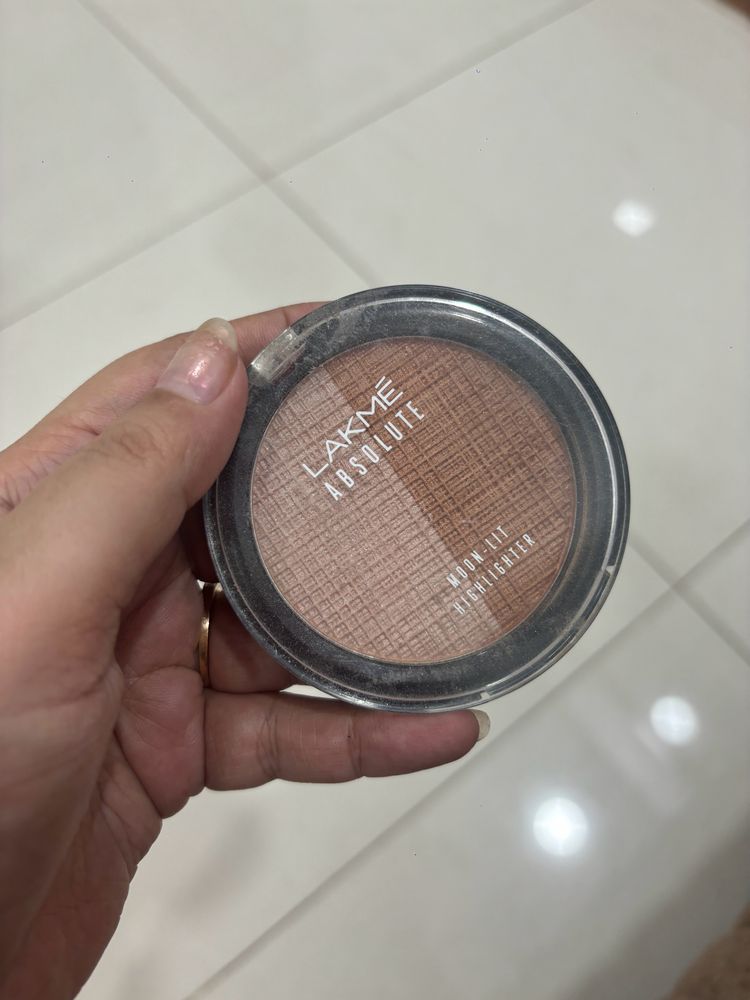 Lakme Moon Lit Highlighter Duo