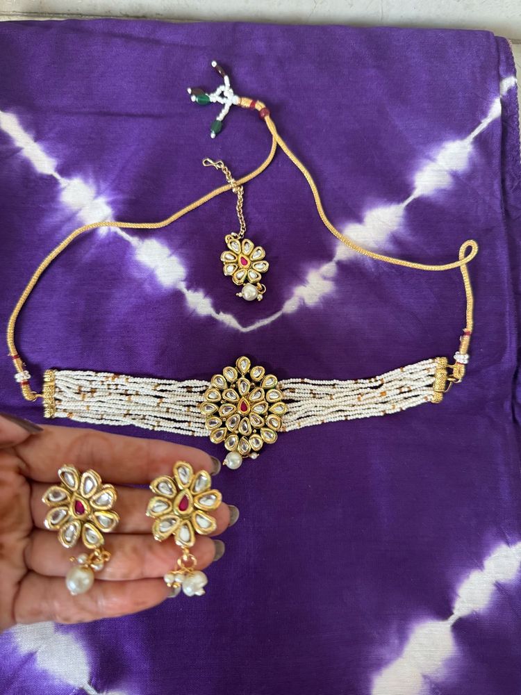 Choker With Bindi