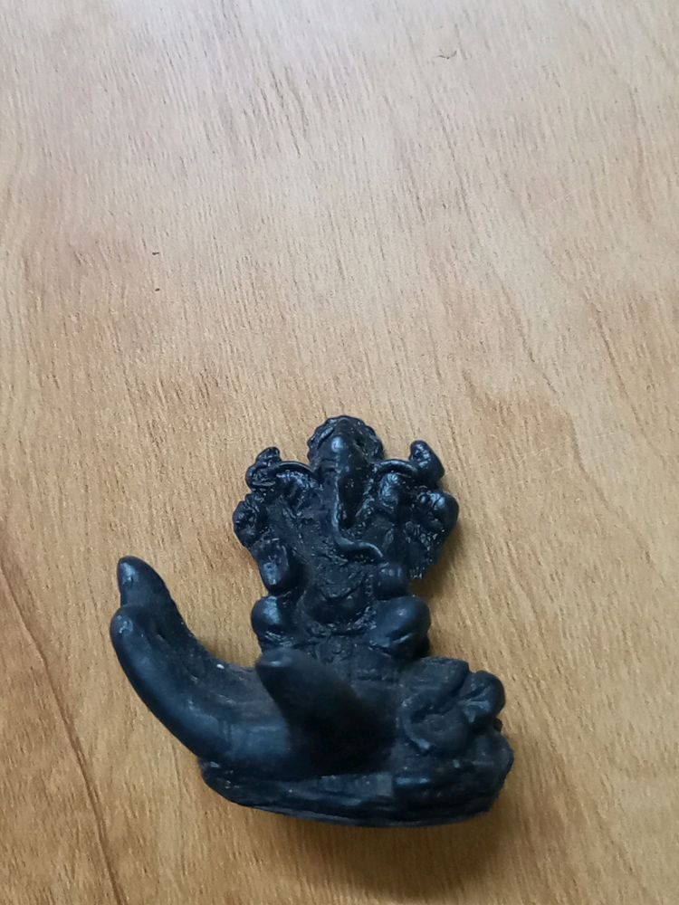 Mini black Vinayaka showpiece