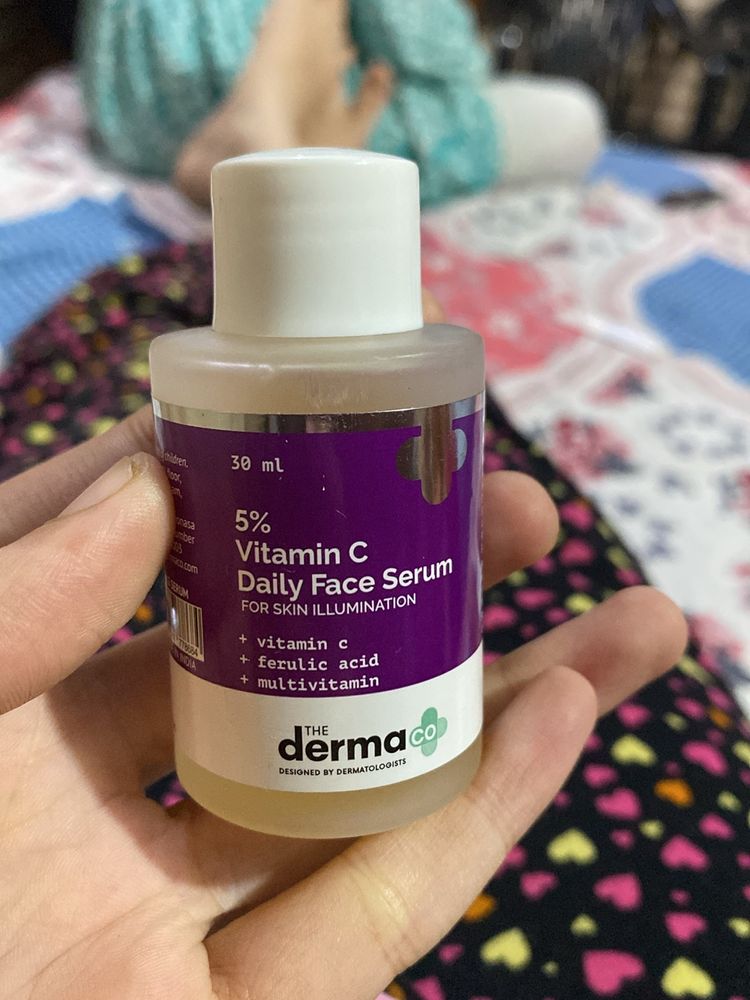 Derma Co Vit C Serum