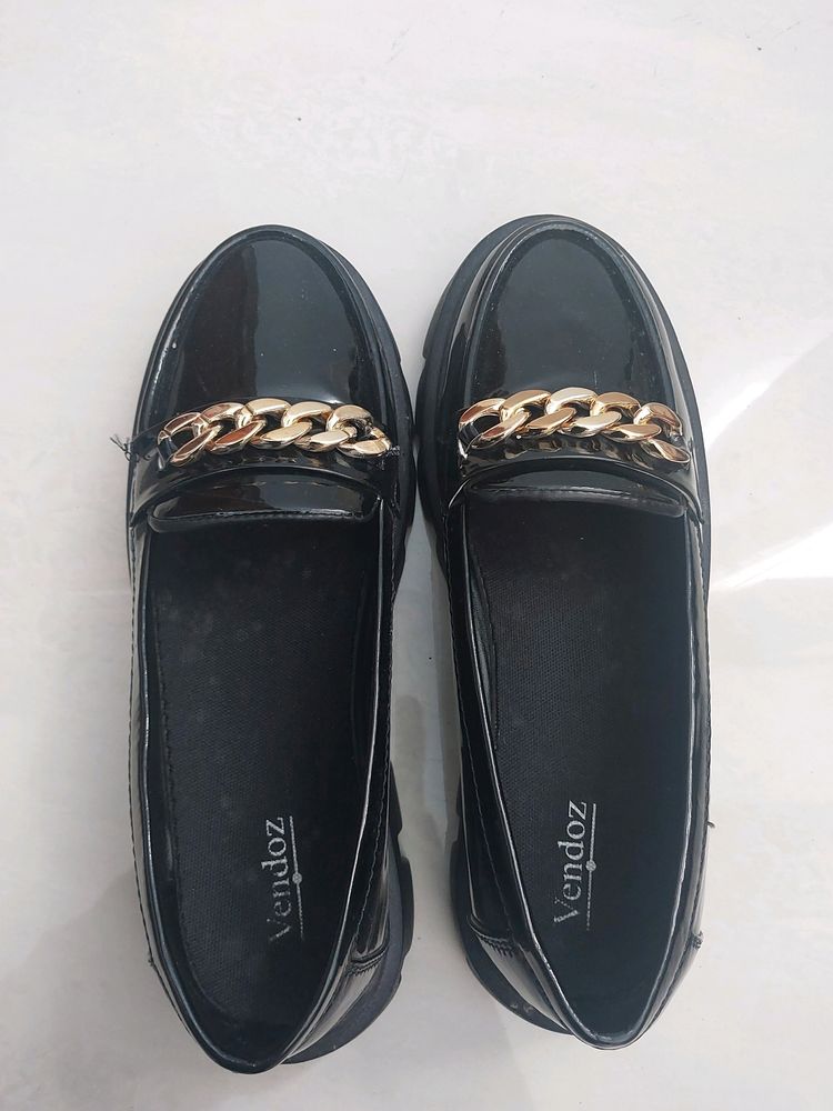 Vendor Women Black Casual Loafers