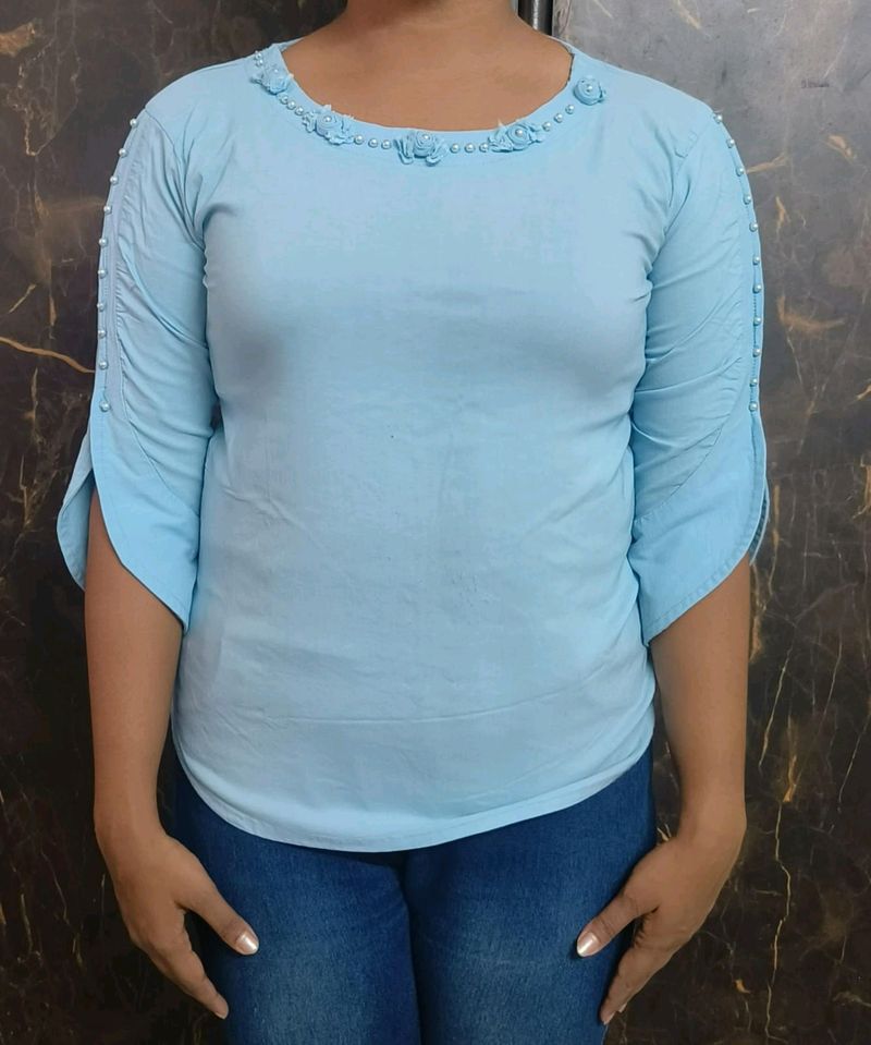 Women Fitted Top With Designer Hand