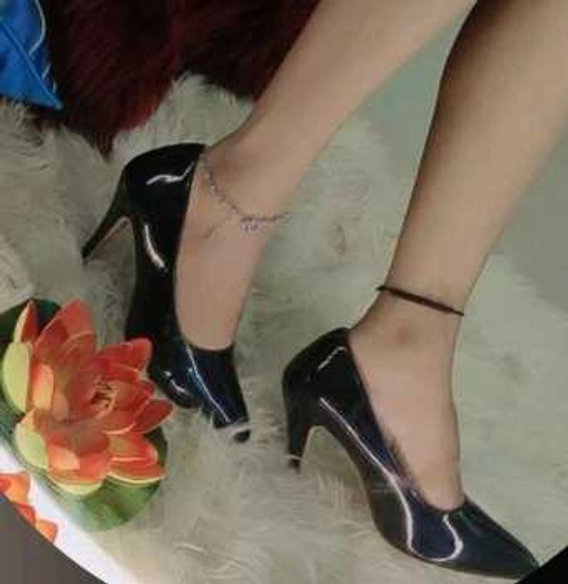 Black Glossy Pump Heels