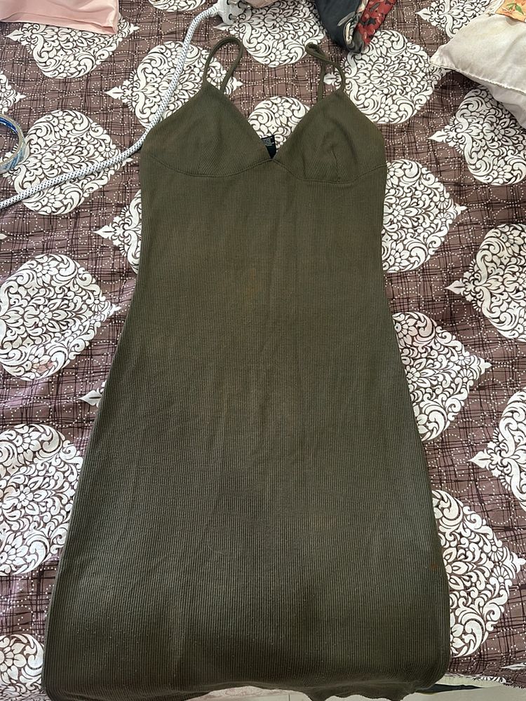 one peice dress xtra small size but can fit S