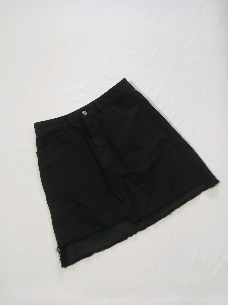 Black Short Denim Skirt | WAIST 28-30 |