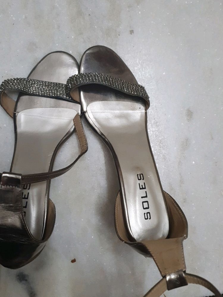 Soles partywear heels of size 39