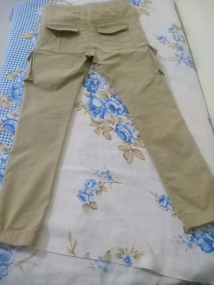 High Quality Cargos Pant Due To Change In Size