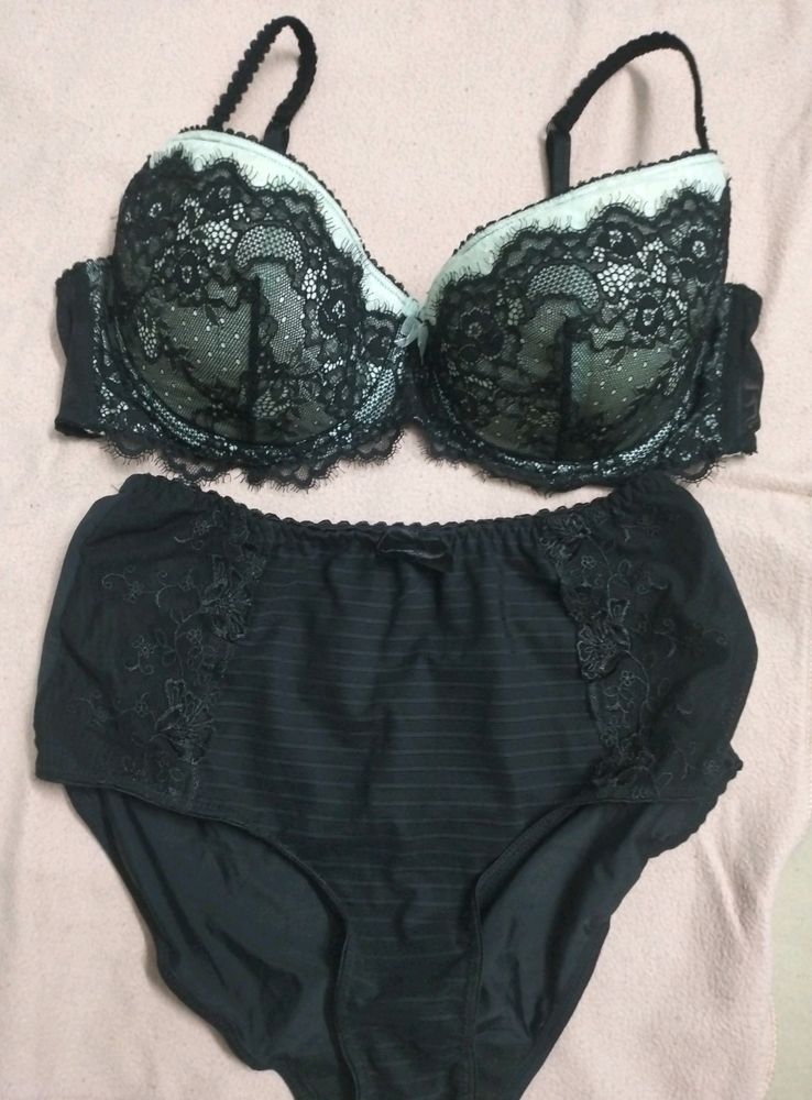 Beautiful Set 💥👙 + 30rs. Of 🚚🆓