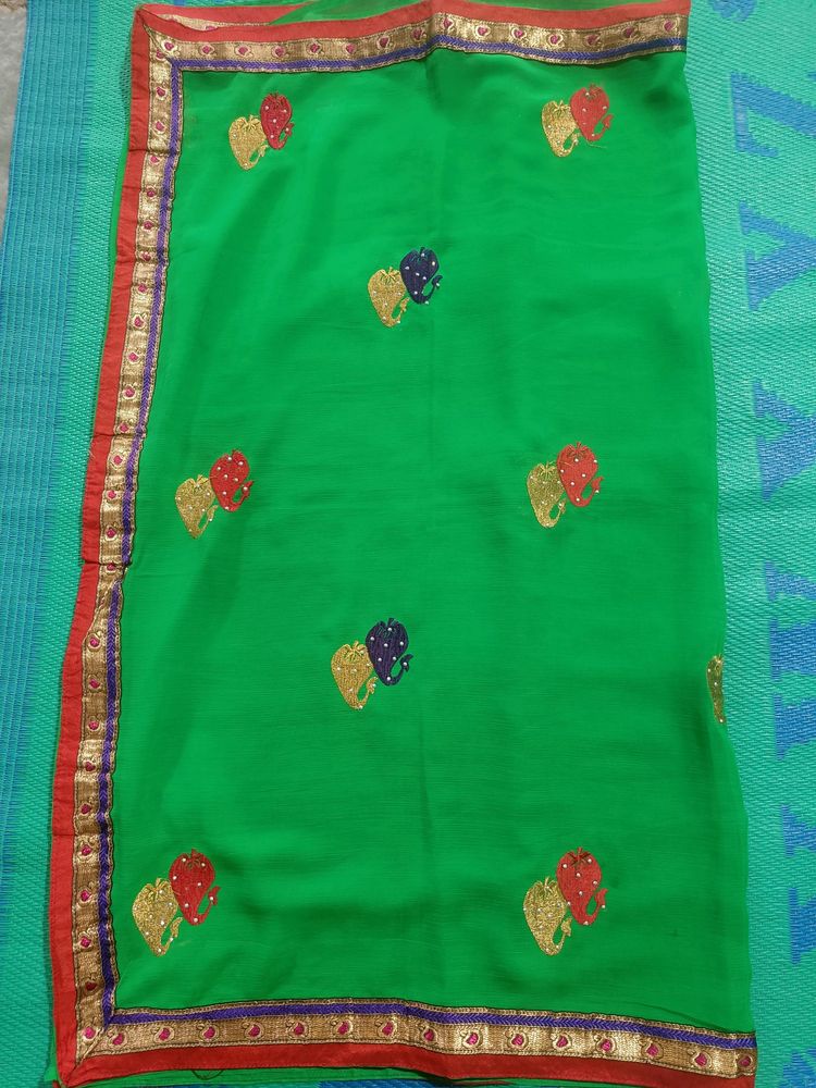 Linen Saree With Best Green Look