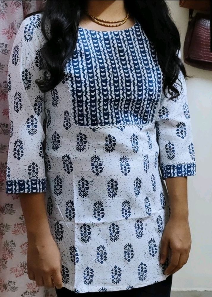 Women Printed Short Kurta