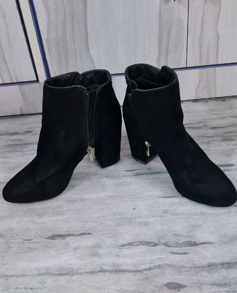 BLACK PARTY BOOTS