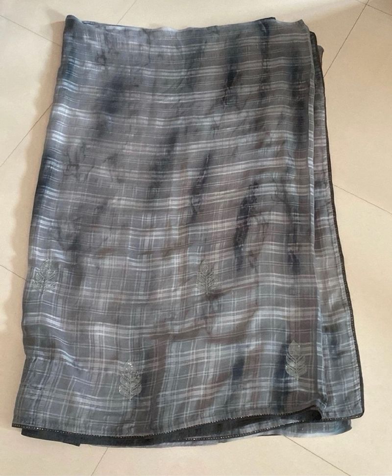 Beautiful Grey Shaded saree