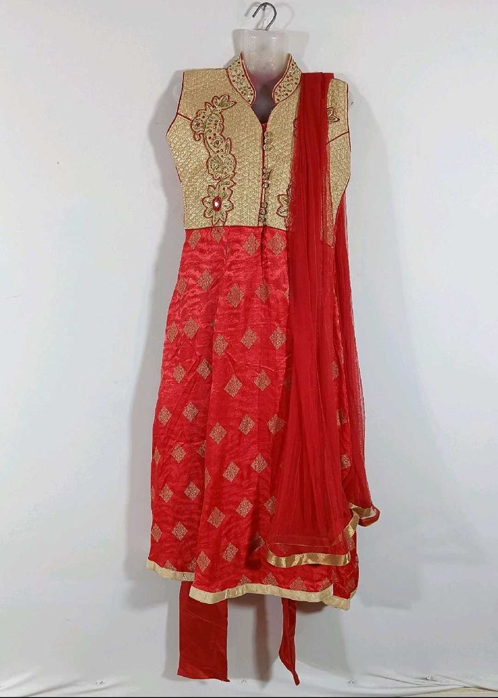 Red Embroidered Kurta Set (Women)