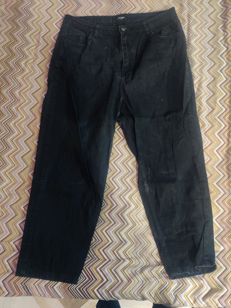 High Rise Black Straight Cropped Jeans